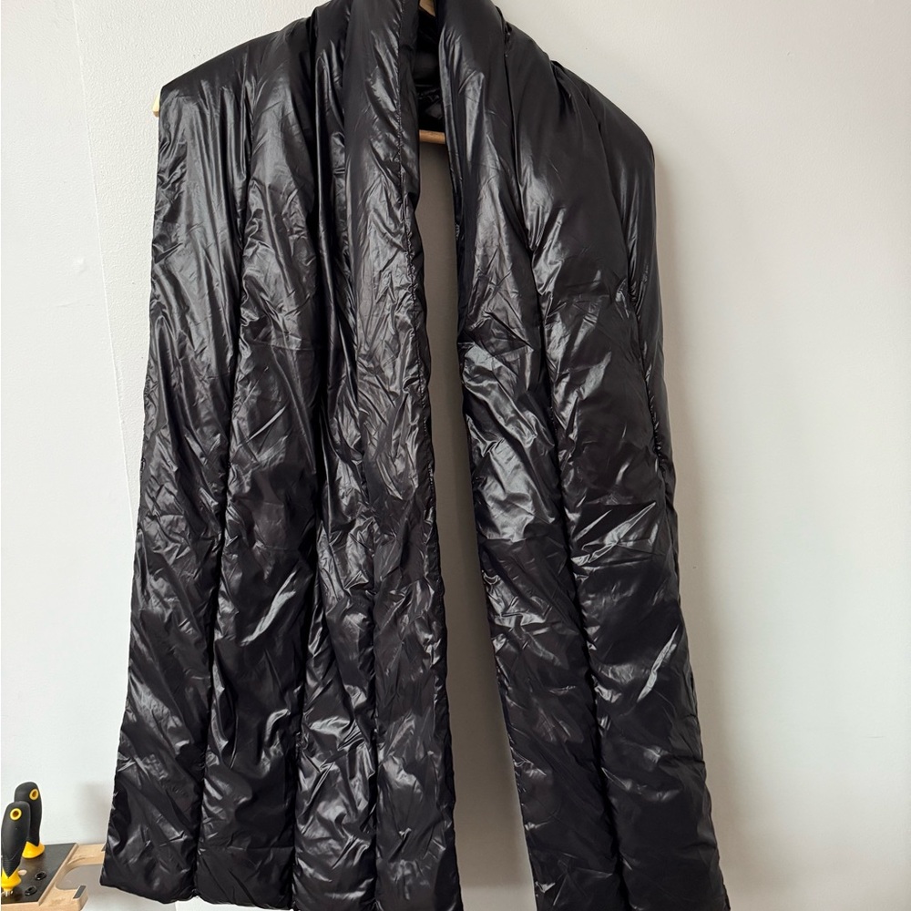 Quilted sleeping bag scarf